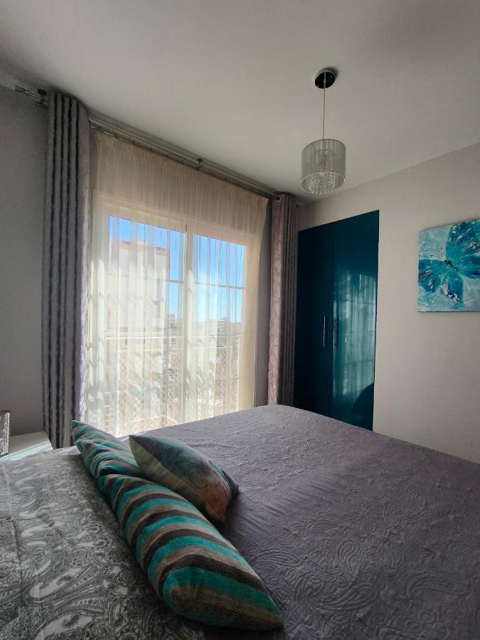 Inn Orlando Адехе Екстериор снимка